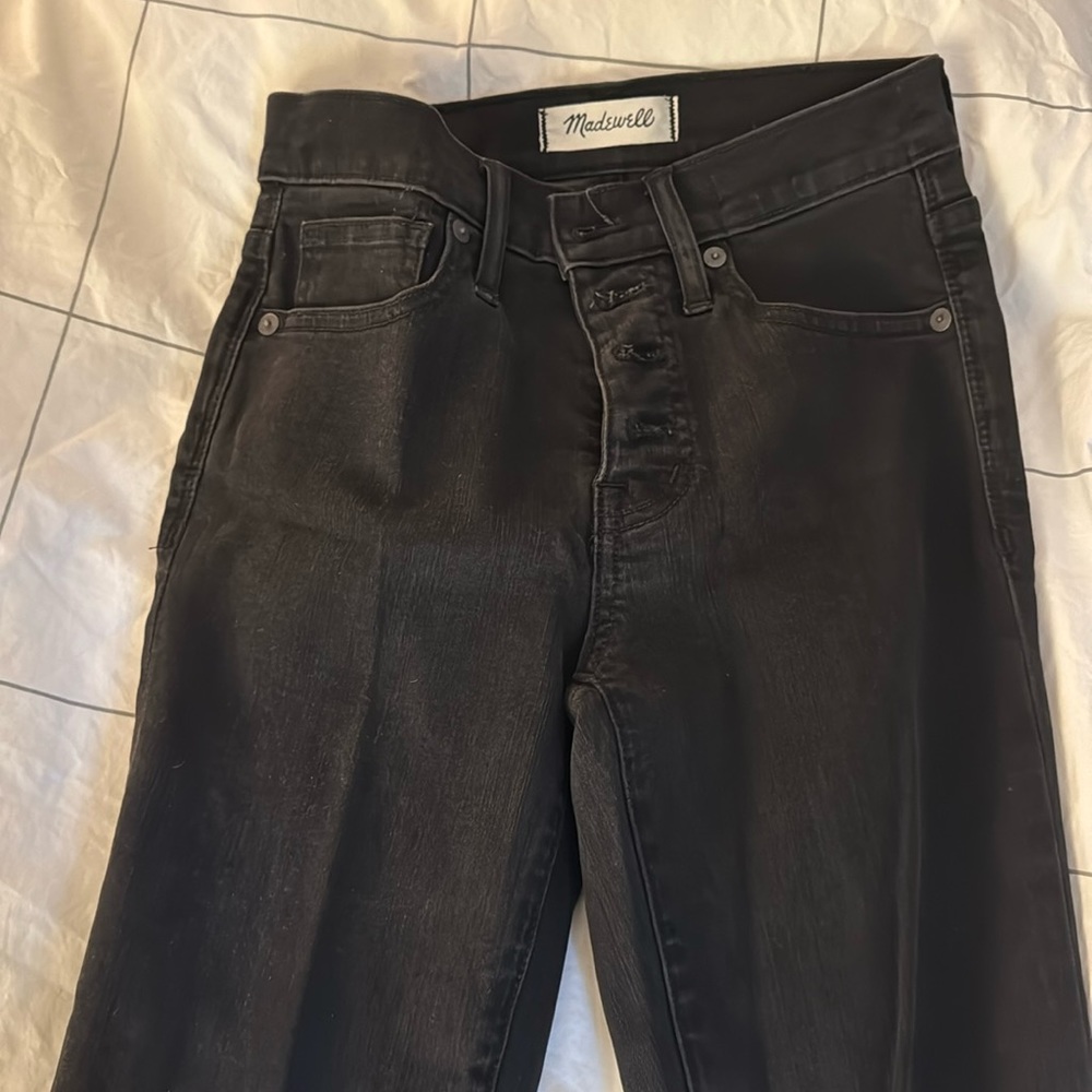 Madewell black 9” high rise jeans with frayed ankle